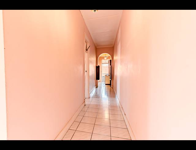 2 BEDROOM APARTMENT FOR SALE IN ESSENWOOD